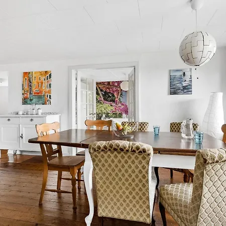 Διαμέρισμα Three-bedroom In *