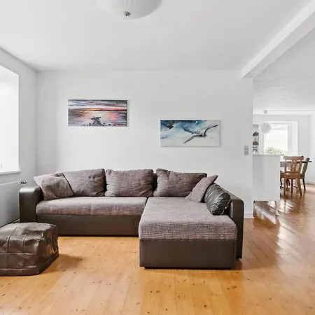 Διαμέρισμα Three-bedroom In