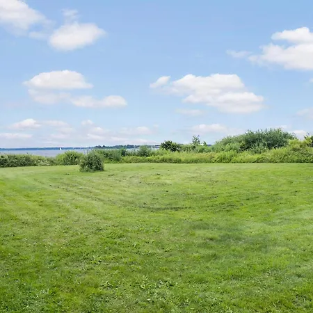 Three-bedroom In Lejlighed Broager