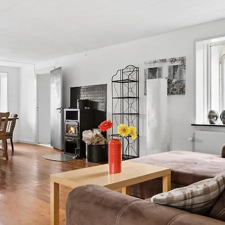 Διαμέρισμα Three-bedroom In